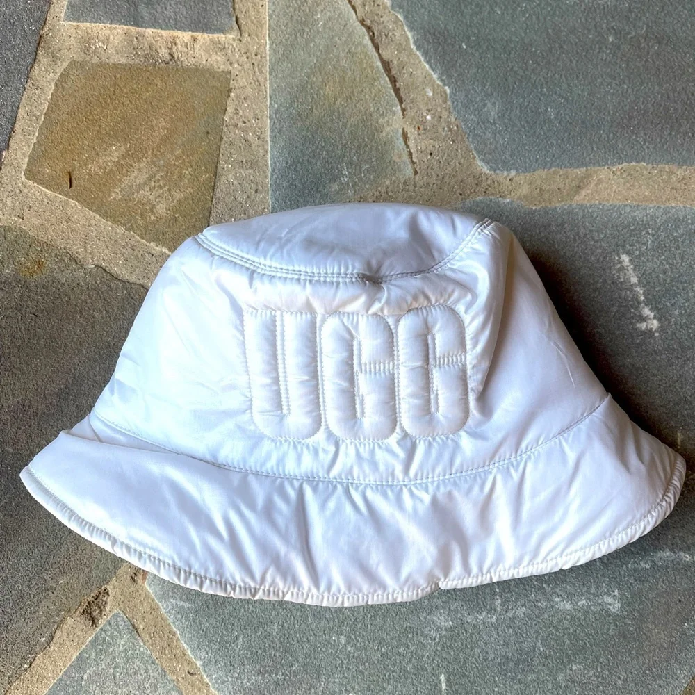 New🌟UO-UGG AW Quilted Bucket Hat